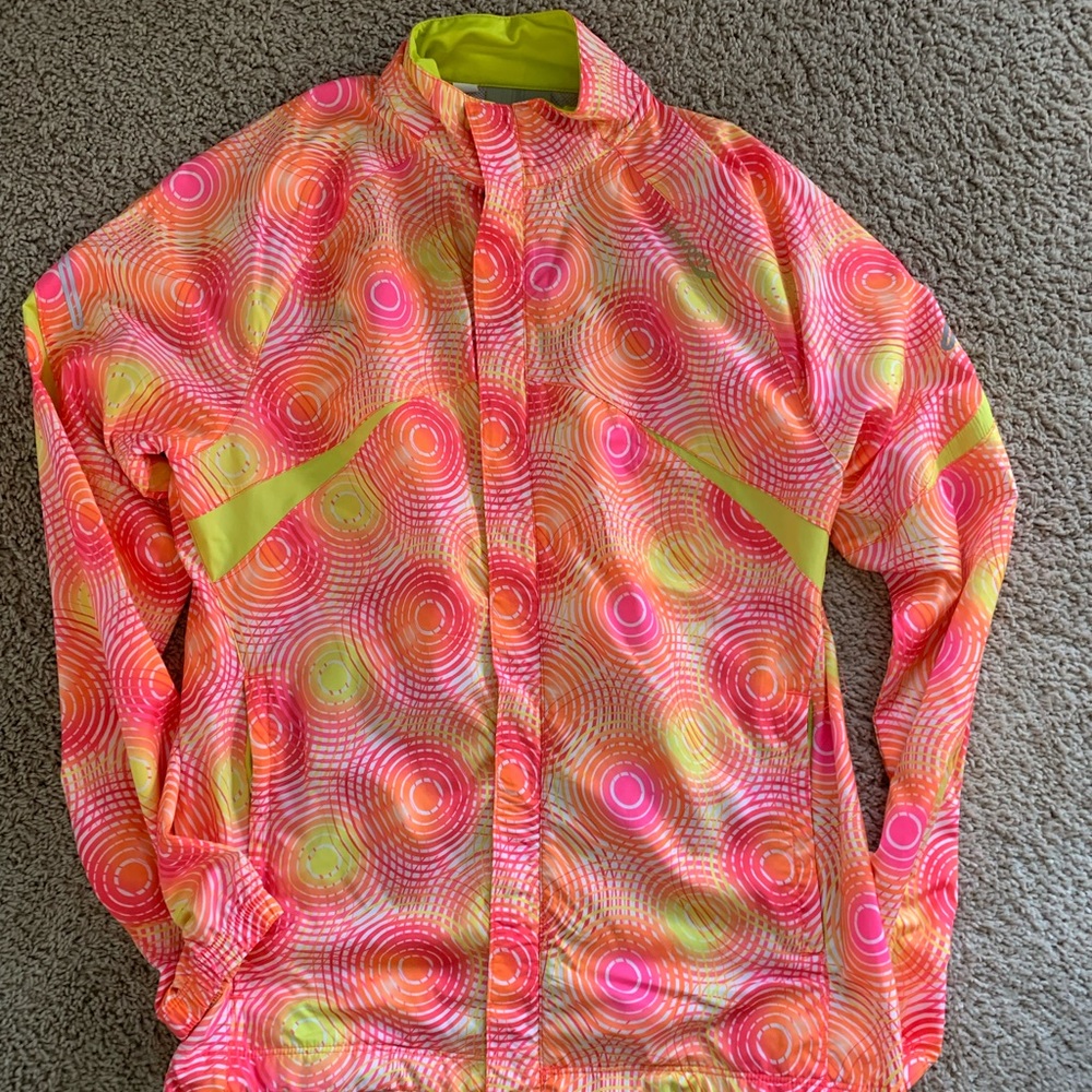 Women’s size small saucony running coat